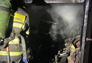 В блоке гаражного массива в Балхаше произошел пожар