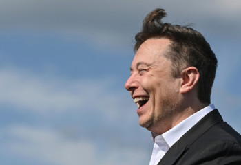 Илон Маск тағы да әлемдегі ең бай адам атанды