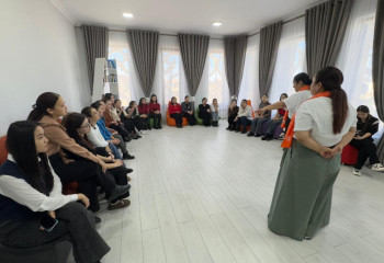 Приемам самообороны учат женщин Казахстана в рамках Международной акции