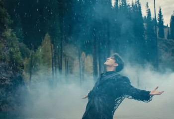 Димаш Құдайберген Қазақстан туралы жаңа бейнебаянын көпшілік назарына ұсынды