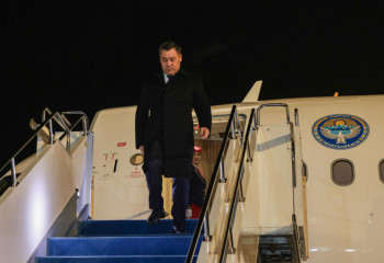 Садыр Жапаров прилетел в Астану