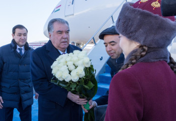 Тәжікстан президенті Қазақстанға келді