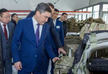 Олжас Бектенов оценил ключевые проекты промышленности Казахстана: тепловозы, текстиль и аффинаж золота