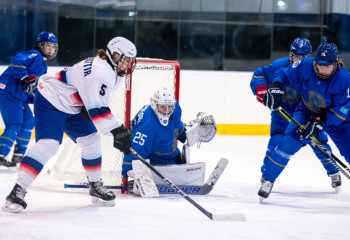 Казахстанские хоккеистки сразятся за путевку на Олимпиаду-2026