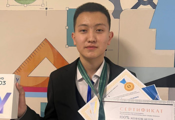 Школьник из области Абай повторил свой успех и снова выиграл грант