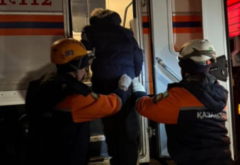 В ВКО сотрудники ДЧС при пожаре спасли и эвакуировали 10 человек