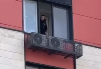 Пытавшуюся совершить суицид женщину спасли полицейские в Атырау