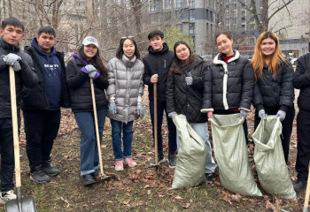 «Таза Қазақстан»: более 500 резидентов комьюнити-центров вышли на субботник