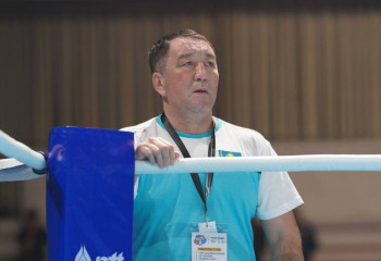 Азия чемпионатында Қазақстан құрамасының тағы бір боксшысы ширек финалға шықты
