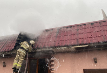 Алматы облысында өрт кезінде үй жалыннан аман қалды