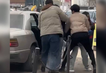 Полицейские проверили, как алматинцы реагируют на кражу невест на улице