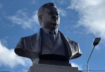 Кегенде Заманбек Нұрқаділовке арналған ескерткіш-бюст ашылды