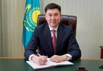 Бірнеше рет қатаң сөгіс алған Күмпекеев қалай әкім болды?