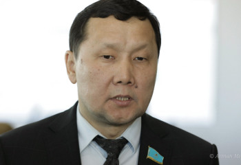 «Жыл сайын өзгеріс енгізіледі»: депутат «Пошта туралы» заңды сынады