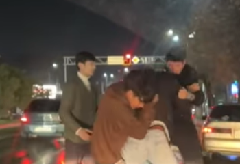 Драка на дороге в Шымкенте попала на видео