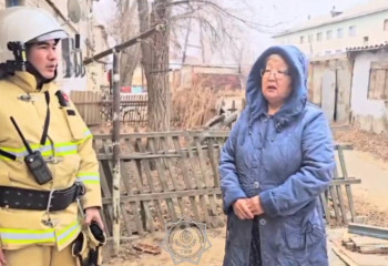 Ақтөбеде ТЖМ қызметкерлері мысықты құтқарды