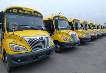 В Алматы в 2025 году закупят 100 новых школьных автобусов