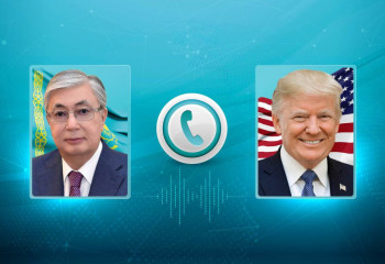 Тоқаев Дональд Трамппен телефон арқылы сөйлесті