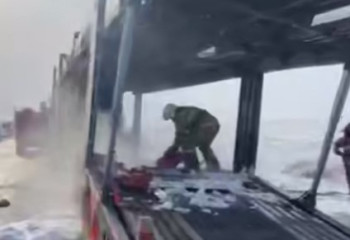 Автовоз с машинами спасли от огня пожарные в Жамбылской области