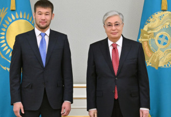 Президент Шавкат Рахмоновты кезекті жеңісімен құттықтады