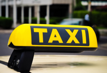 Әйел такси жүргізушісіне  пышақпен шабуыл жасады