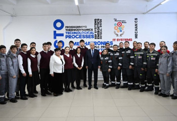 Қасым-Жомарт Тоқаев Хромтау жоғары тау-кен техникалық колледжіне барды