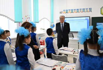 Президент посетил Хромтаускую среднюю школу №1