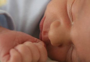 Алматыда 11 баласы тумай жатып шетінеп кеткен әйел сәбилі болды