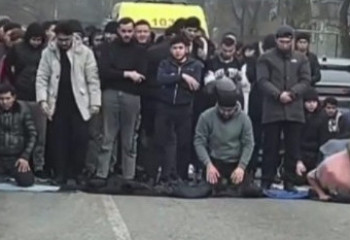 ДУМК поведало о запрете на молитву на дороге