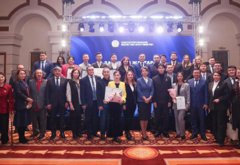 Победителей конкурса «Тәуелсіздік ұрпақтары» и молодежной премии «Дарын» наградили в Астане