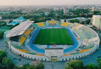 Управляющий Центральным стадионом Алматы отстранён от должности из-за снега на матче 