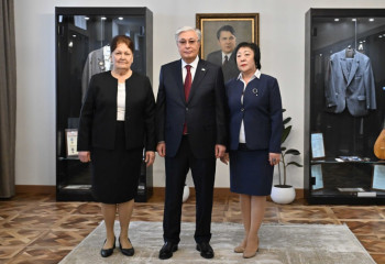 Касым-Жомарт Токаев посетил школу имени Кемеля Токаева в Уштобе