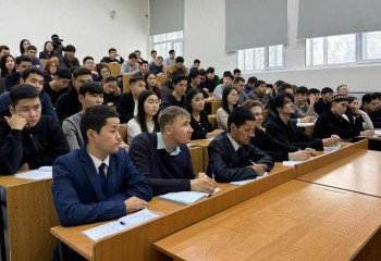 Астанада 300 мыңнан астам оқушы мен студент есірткінің зияны туралы диктант жазды