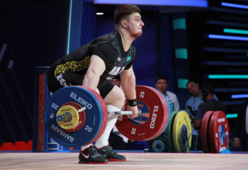 Казахстанец Артем Антропов выиграл чемпионат мира по тяжелой атлетике