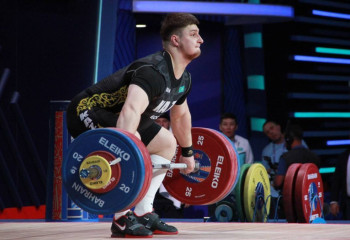 Казахстанский тяжелоатлет завоевал «золото» на чемпионате мира в Бахрейне