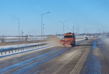 Трассы республиканского значения очищают в Жамбылской области