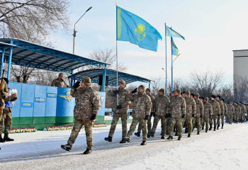 Әскери қызметшілер Тәуелсіздік күнін салтанатты жағдайда атап өтті