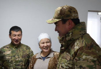 Актюбинским спасателям вручили ключи от новых квартир