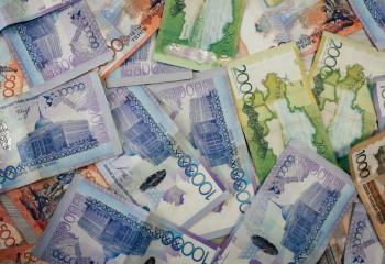 Средняя зарплата в Алматы достигла 470 тысяч тенге