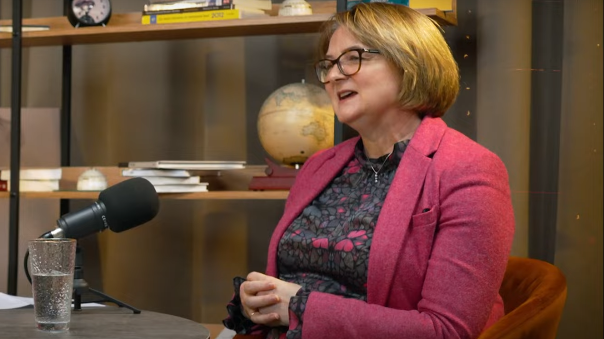  Screenshot from video 