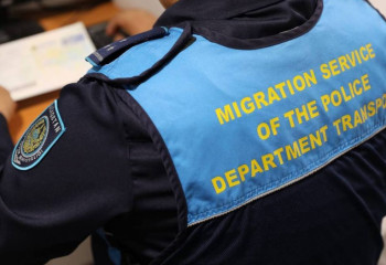 Қос азаматтығы бар үш адам елден шығарылды