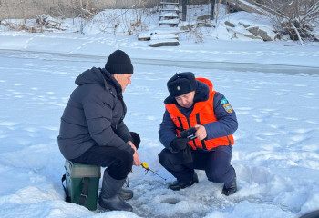 По тонкому льду: спасатели проводят профилактические рейды в ВКО