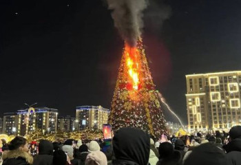 Шымкентте бас шырша шамы жағыла сала өртенді