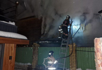 Бурабайда екі қабатты монша өртенді