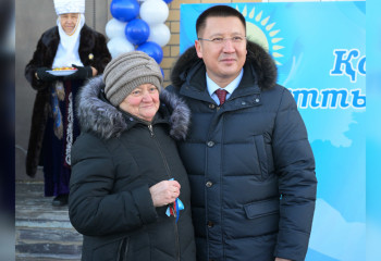 Очередникам вручили квартиры в Павлодарской области