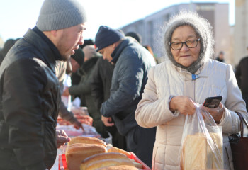 About one million people visited agricultural fairs in December this year