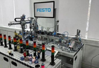 Студенттер Астанада сыйлықтар шығаратын шағын зауыт әзірледі