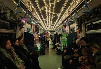 Алматы метросы Жаңа жылға орай безендірілді