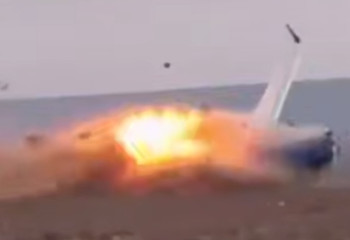 На борту упавшего в Актау самолёта находилось 105 пассажиров и 5 членов экипажа, есть выжившие - МЧС