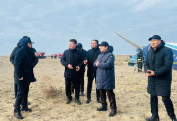 Аким Мангистауской области прибыл на место крушения самолёта